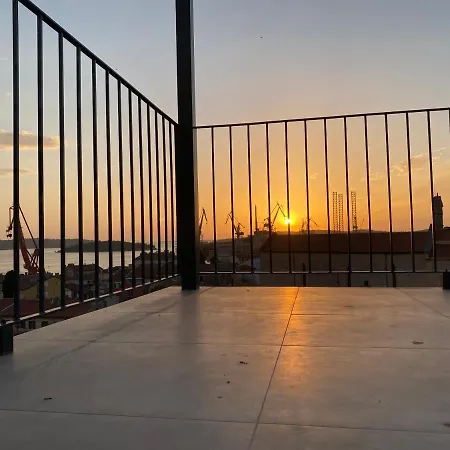 Castropola Views *